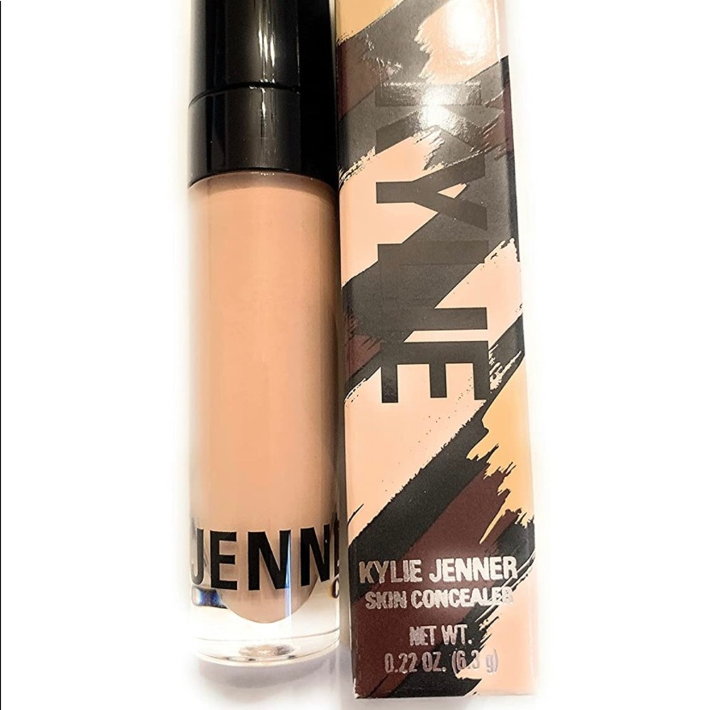 Kylie jenner camo concealer